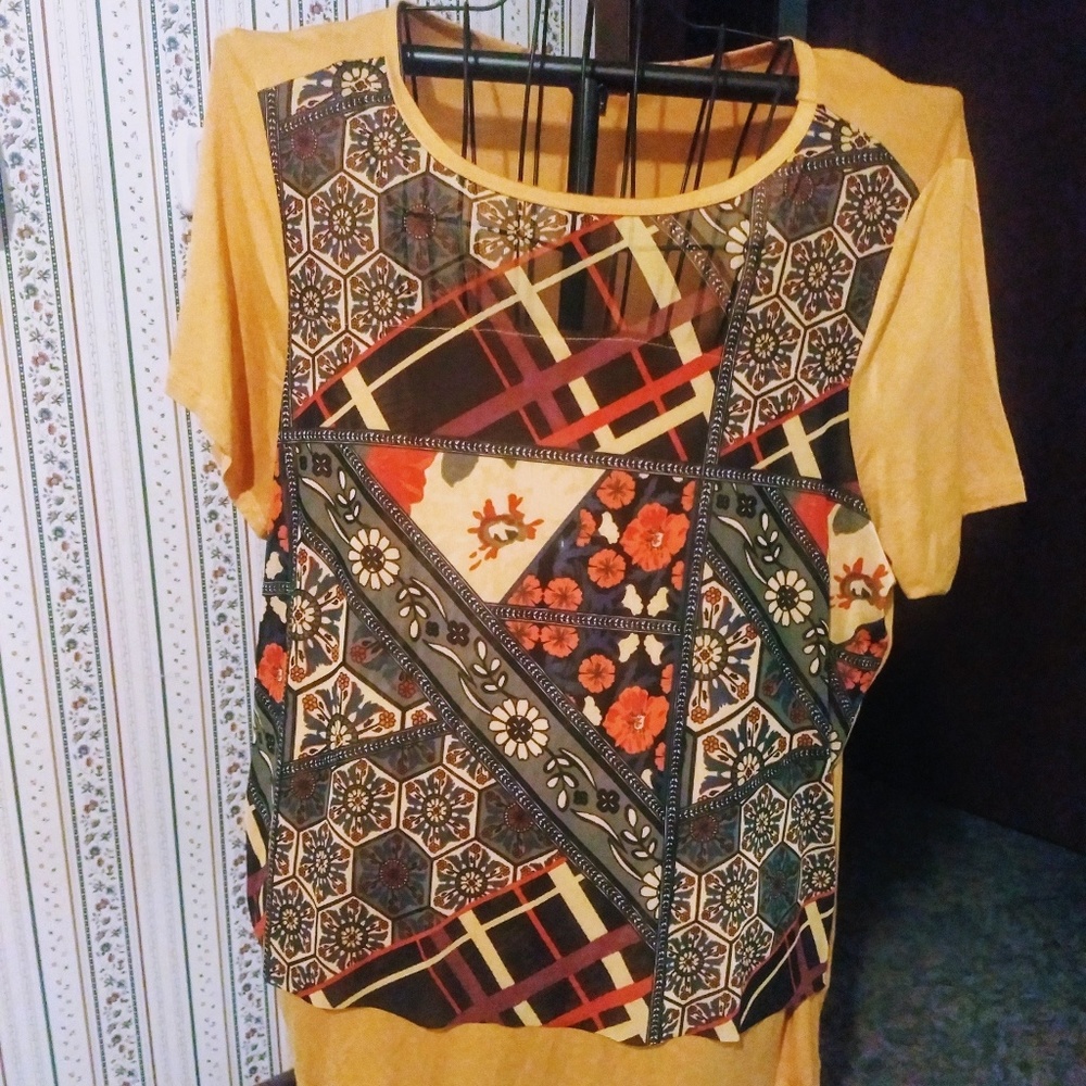 Nwt plus top